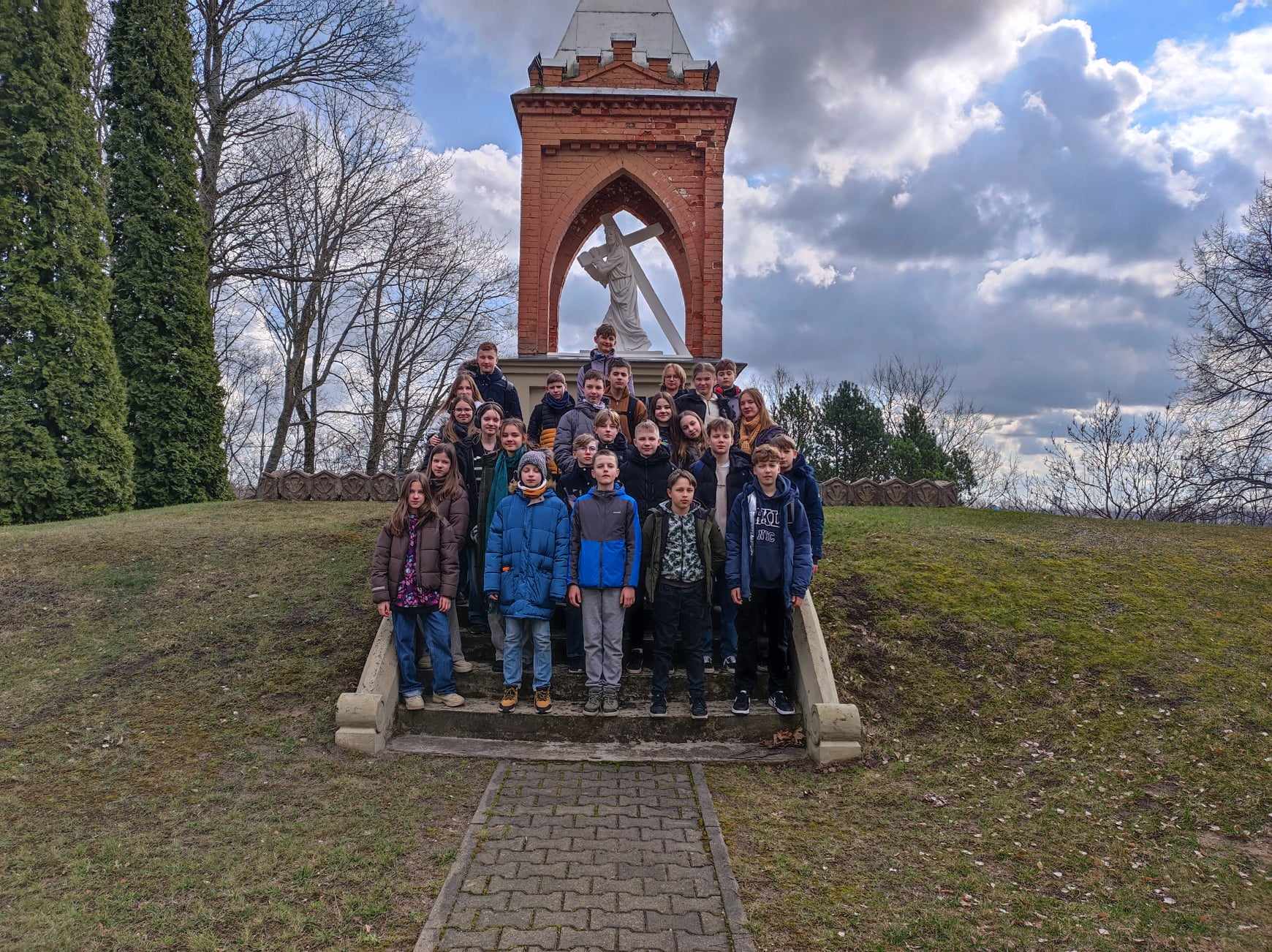 6b ir 6e klasių mokiniai vyko į edukacinę - pažintinę kelionę po 2024 metų Lietuvos kultūros sostinę - Kaišiadoris