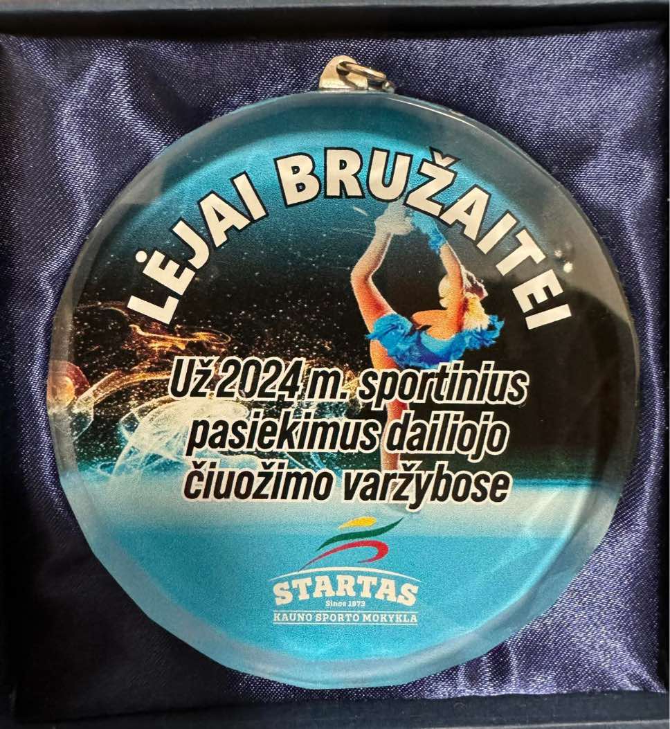 Kauno Jono Pauliaus II gimnazijos mokinė Lėja Bružaitė (6F klasė)  už  2024 metus KSM “Startas” apdovanota už sportinius rezultatus atminimo medaliu 🌟