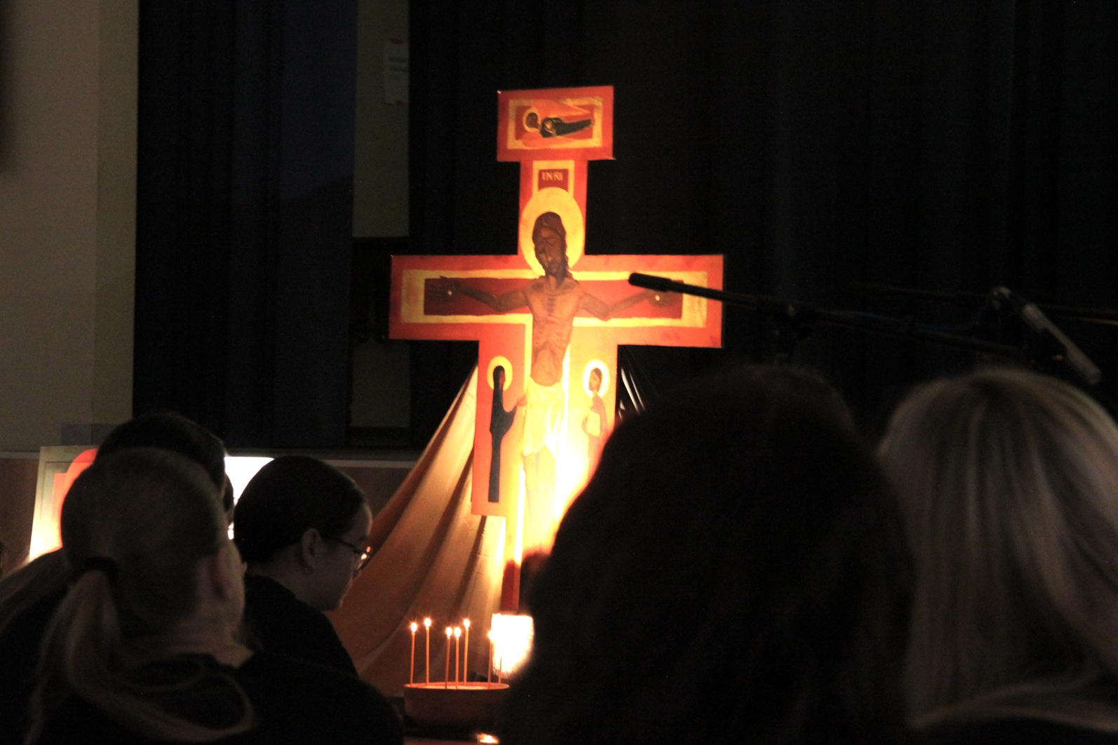 Šviesos pamaldos su Taizé giesmėmis mūsų gimnazijoje