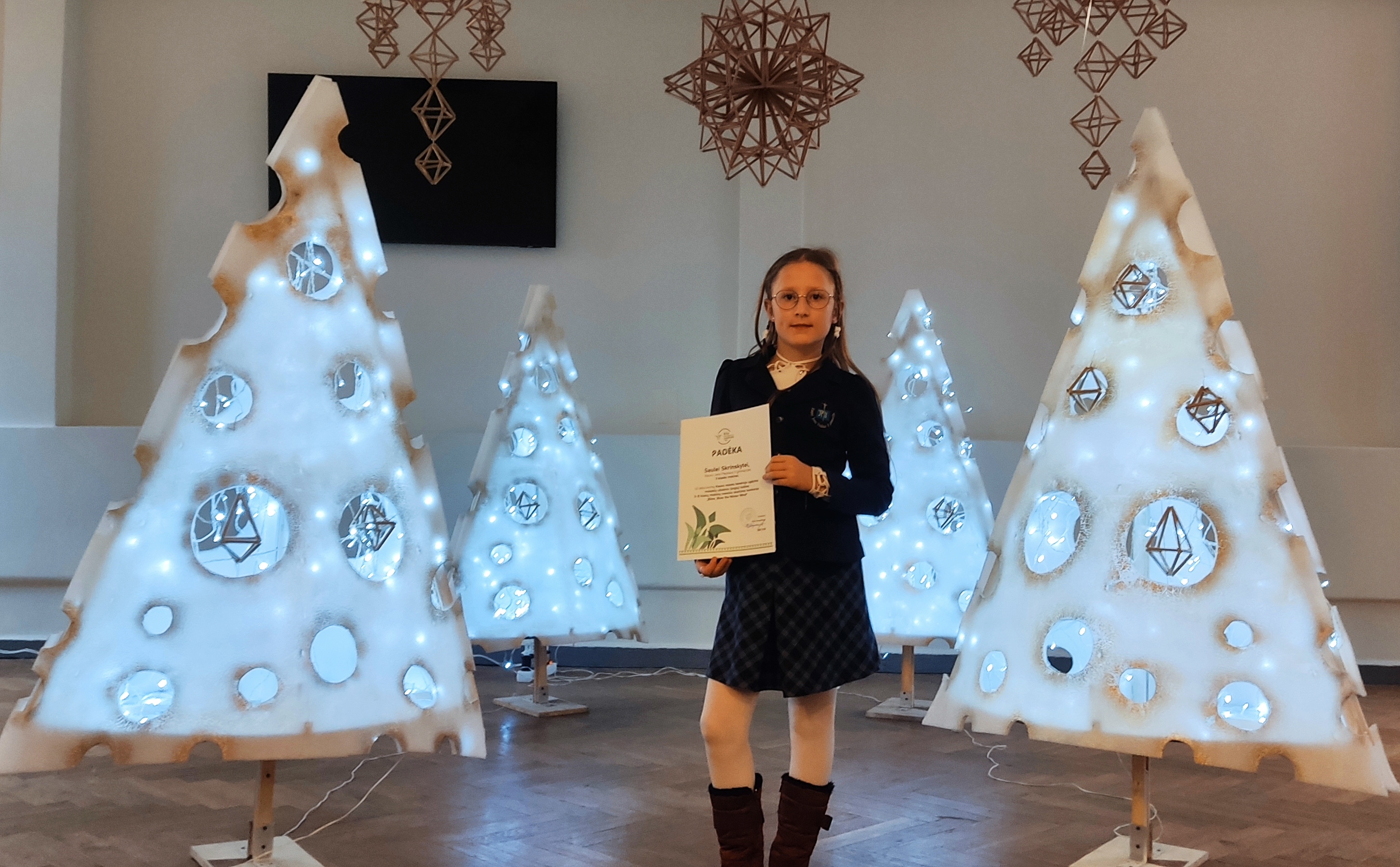 2025 m. gruodžio 9 dieną dalyvavome KTU Vaižganto progimnazijos ir Kauno švietimo inovacijų centro organizuotame tradiciniame Kauno miesto bendrojo ugdymo mokyklų 3-8 klasių mokinių užsienio (anglų) kalbos meninio skaitymo konkurse „Blow, Blow the Winter 