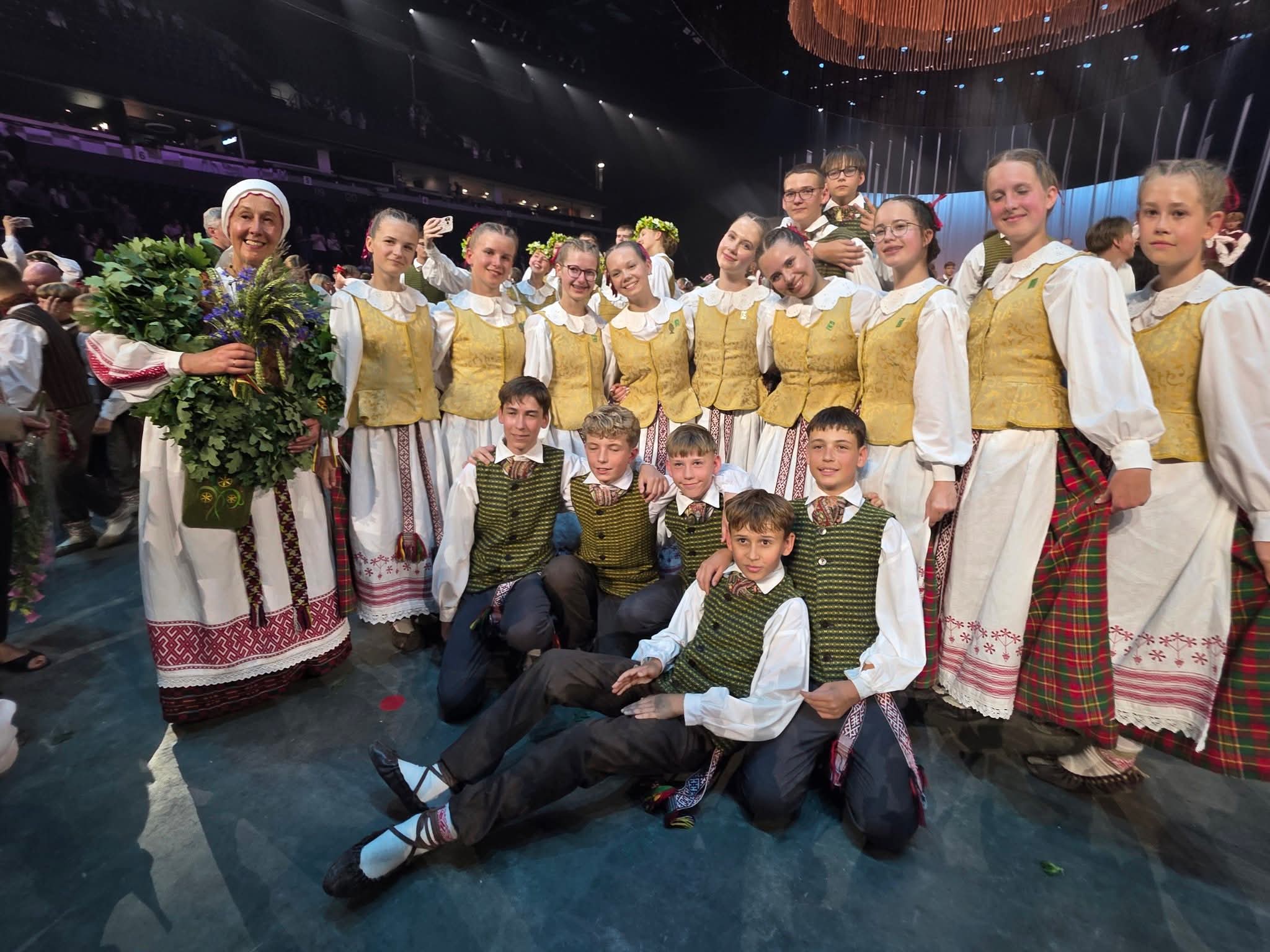Moksleivių dainų šventės šokių diena „Ratu, ratu“